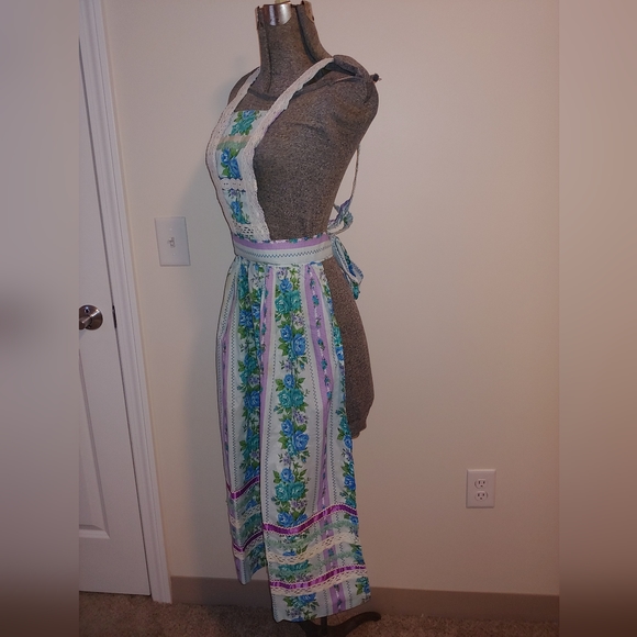 Gorgeous! Vintage Handmade Full Maxi Floral Apron - Picture 6 of 13